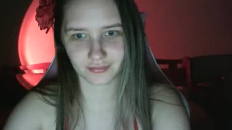Lola online show from April 5, 6:22 pm