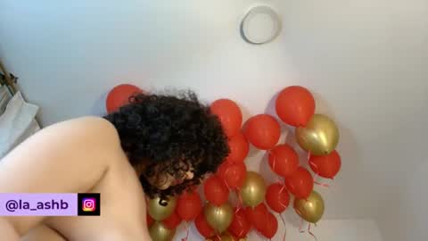 NamiThompson online show from July 12, 5:03 am