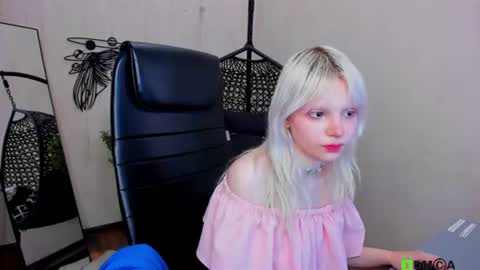 Nana online show from July 24, 7:06 pm