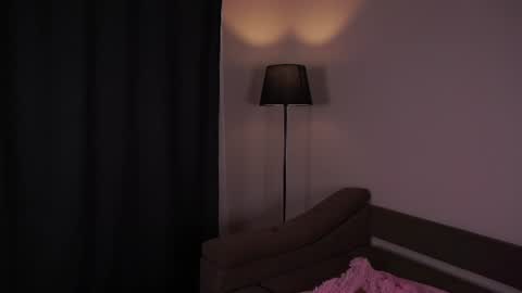 Elizabeth online show from August 15, 4:49 am