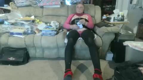 nancyboy_1 online show from April 17, 1:23 am