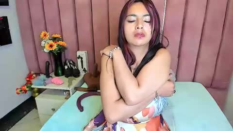 nany_pretty online show from April 28, 5:36 pm