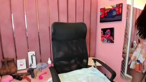 nany_pretty online show from July 6, 5:49 pm