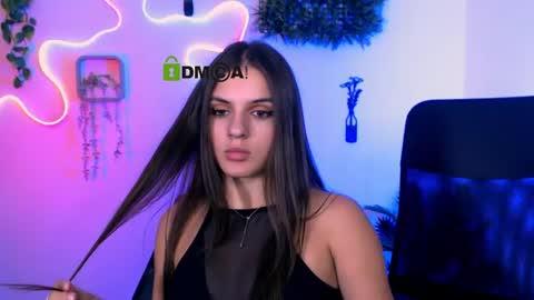 Naomi online show from September 4, 5:06 pm