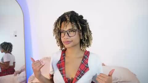 naomidawson online show from July 22, 1:41 am