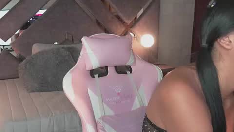 Naomi-Gray  online show from July 31, 8:47 pm