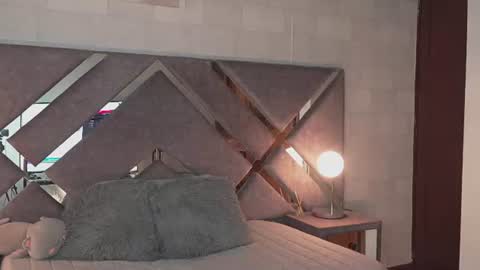 Naomi-Gray  online show from August 6, 9:58 pm