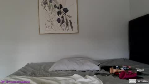 naomirhoades online show from May 12, 4:13 am