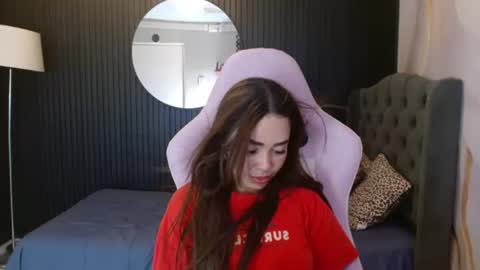 Naomis online show from August 6, 3:55 pm