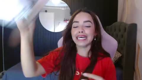 Naomis online show from August 6, 4:17 pm