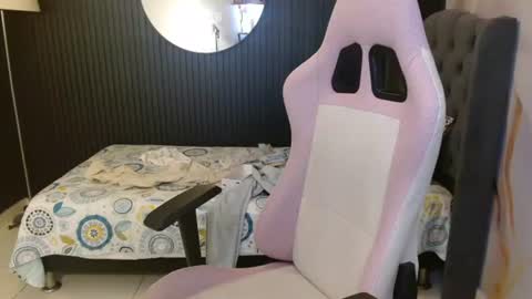 Naomis online show from August 12, 6:54 pm