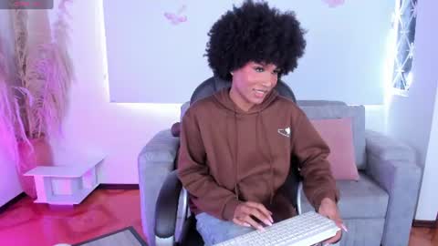 N A O M I  online show from August 12, 2:41 pm