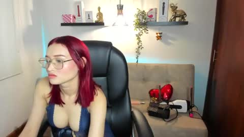 naomy_stanley_ online show from August 7, 1:49 am