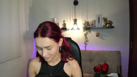 naomy_stanley_ online show from August 13, 3:53 am