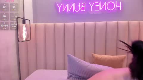 Naomy  online show from August 6, 11:42 am