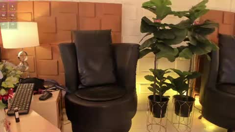 nao online show from August 9, 5:36 pm