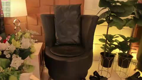 nao online show from August 9, 7:48 pm