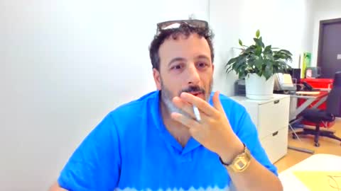 nassobout online show from August 10, 6:20 pm