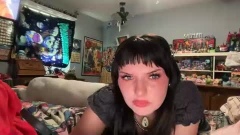     online show from August 5, 6:17 pm