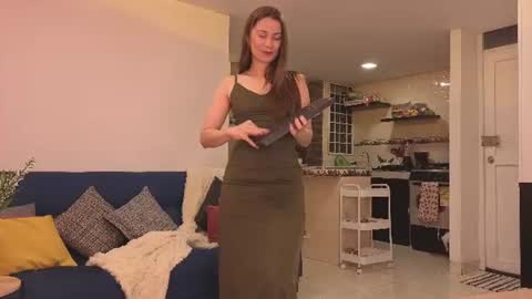 NataKinski online show from July 30, 8:15 pm