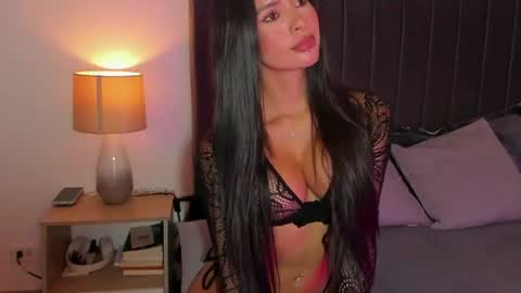 nataliaa___ online show from August 4, 11:24 pm