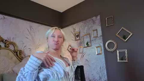 Natalie online show from August 4, 5:59 am