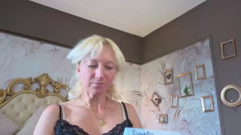 Natalie online show from August 6, 7:40 am
