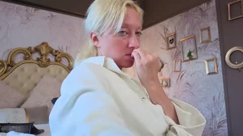 Natalie online show from August 6, 3:33 pm