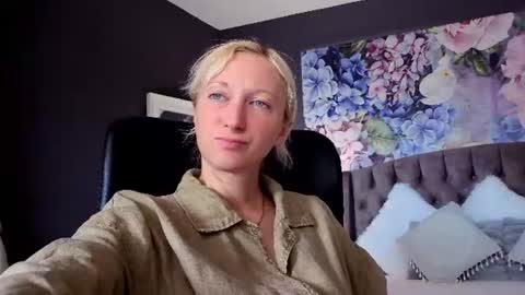 Natalie online show from August 9, 5:41 am