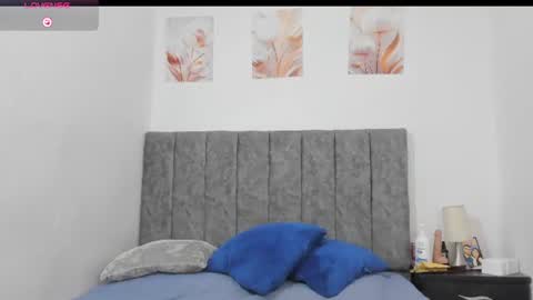 natalystevens online show from August 11, 1:24 pm