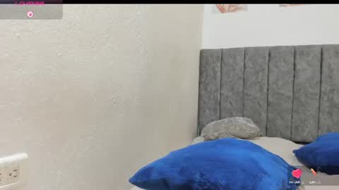 natalystevens online show from August 15, 1:04 pm