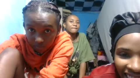 nathalia069 online show from July 10, 6:46 pm