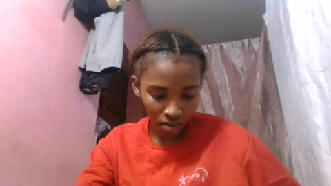 nathalia069 online show from August 3, 6:48 pm
