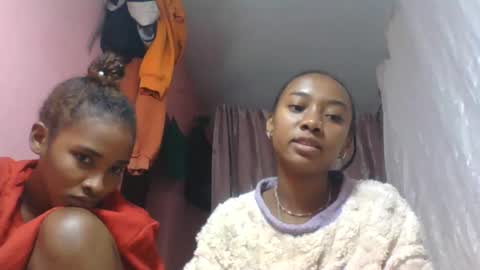nathalia069 online show from August 7, 7:52 am