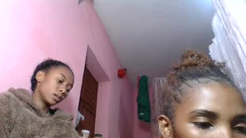nathalia069 online show from August 10, 7:04 pm
