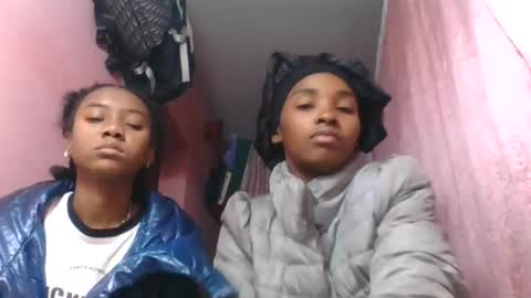 nathalia069 online show from August 14, 4:49 am