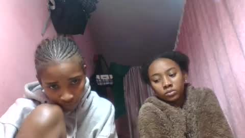 nathalia069 online show from August 15, 1:37 pm