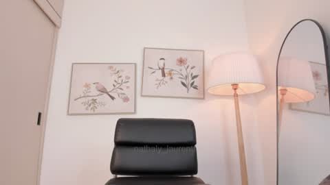 nathaly_laurentt online show from August 15, 8:40 am