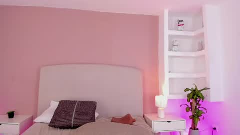 nathalyn05 online show from September 3, 3:15 pm