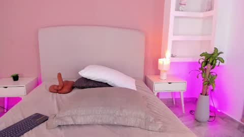 nathalyn05 online show from September 5, 3:17 pm
