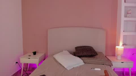 nathalyn05 online show from September 8, 10:44 am