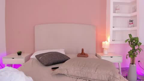 nathalyn05 online show from September 9, 5:21 pm