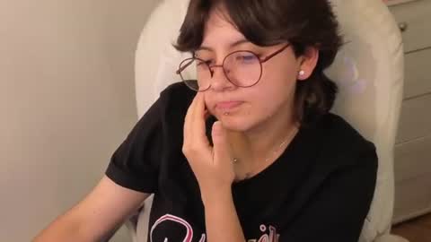 nathalyy  online show from August 6, 11:37 pm