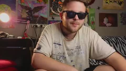 N A T H AN online show from August 11, 4:09 pm