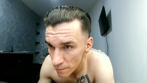 nathann92 online show from August 11, 12:34 am