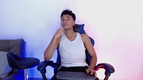 Matias online show from August 8, 11:49 pm