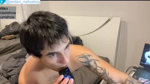 native_boy2 online show from June 16, 6:34 am