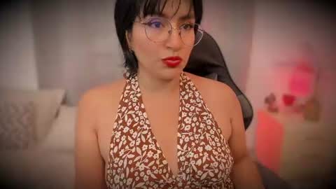 Nathalie online show from August 4, 7:33 pm