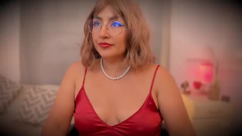 Nathalie online show from August 10, 8:10 pm