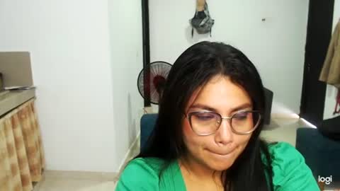 natty_santamaria online show from August 15, 6:23 pm
